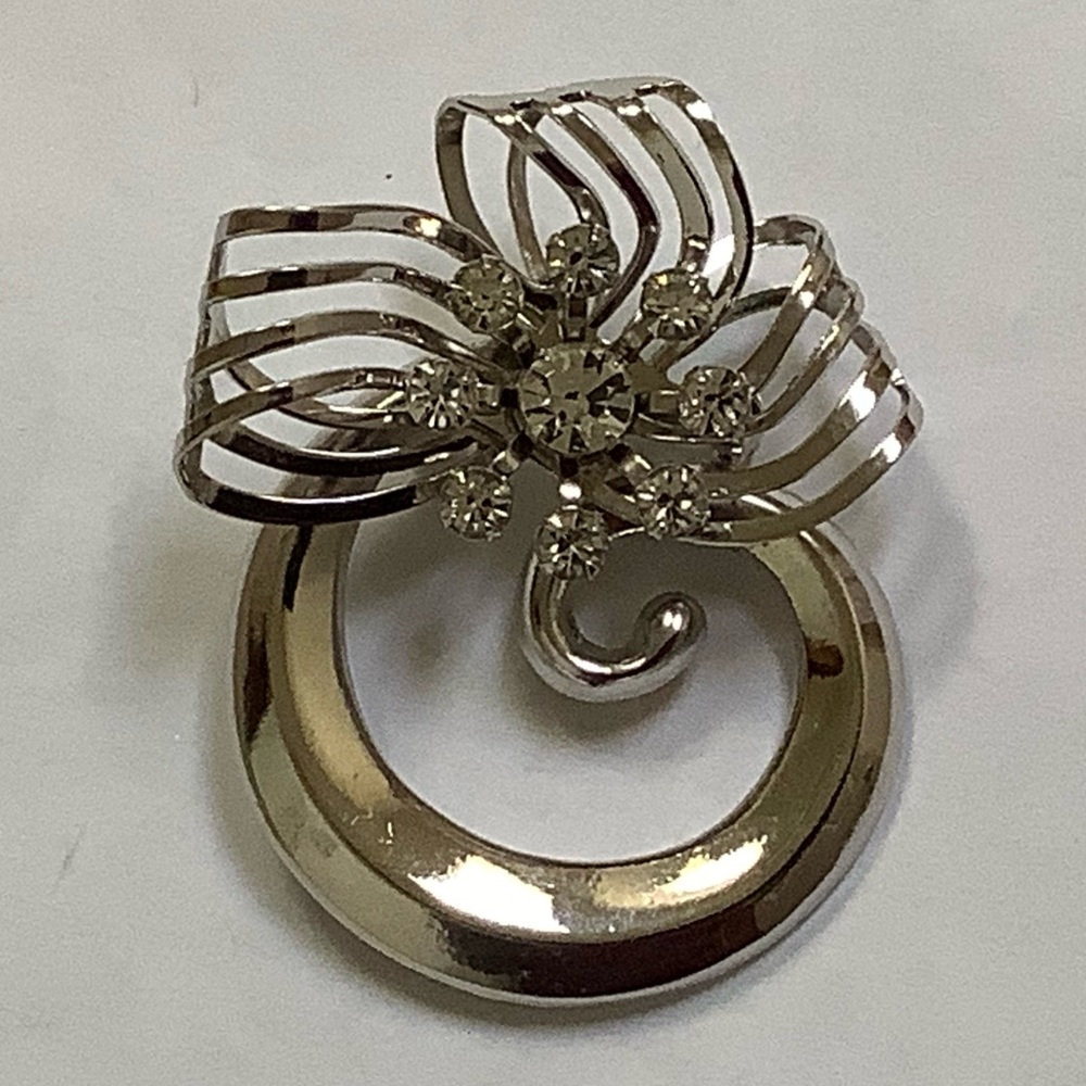 Bow Swirl Brooch Pin - Picture 6 of 6